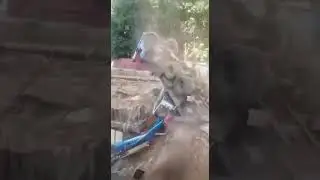 Спуск погрузчика в котлован