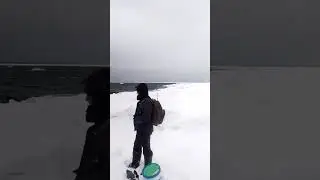 На Сахалине оторвало рыбаков на льдине , все спасены 