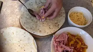 РЕЦЕПТ / Тортилья с тёплым салатом и ветчиной Natura
