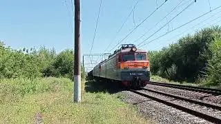 «После ЧЭРЗа» ВЛ10У-584 и ВЛ11-235/237А небольшим грузовым поездом и приветливой бригадой