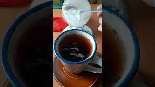 Как насыпать сахар вилкой