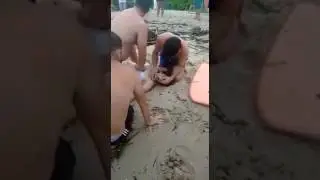 Teenager Gets Deep Chest Compression After Drowning At Beach