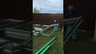 Супер бабушка. А как вы ведёте себя с бабулей?)