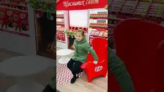 Christmas KitKat #girlmangosofi #reels