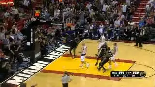 Wade finds LeBron....Twice!.mp4