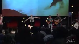 Here I Am To Worship - Brian & Jenn Johnson; Leah Valenzuela - Bethel Music Worship