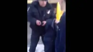 Владивосток  Варяг  Ваше мнение о действиях полиции Слушаем комментарии девушки