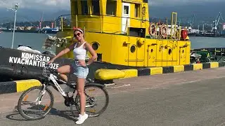 По Батуми 🏙  на велосипедах 🚲 #путешествие#vanlife #travel #жизньнаколесах #путешествуйснами