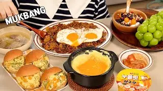 Cooking Mukbang :)Tuna kimchi fried rice, corn egg bread,  cheese steamed egg, yogurt, grapes.