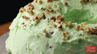 Pistachio Pudding Cake I Taste of Home