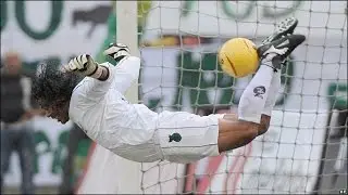 The Best Goalie Save In The History of Football! Amazing Save! Unbelievable!