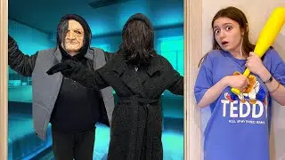 К нам пришел ЗЛОЙ Муж Сербской Леди !! Одни дома !! Самый СТРАШНЫЙ День !