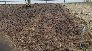 Вспашка земли мотоблоками