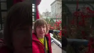 Ансамбль Лад(Москва) отстраивает звук перед выступлением на Тверской площади