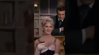 Woman getting Hypnotized  - Hypnosis Scene from The Wild Wild West   