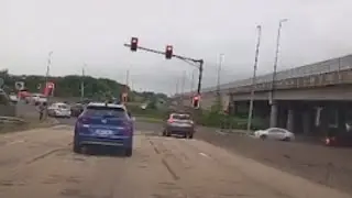 RED LIGHT 🤔