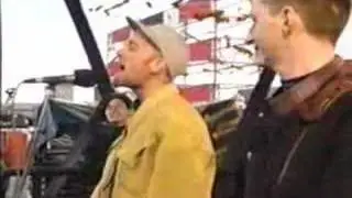 Natalie Merchant & Michael Stipe - Hello in there