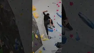 Heel hook + super crimpy v6!🫣#bouldering#climbing#slabbouldering#climbinglife#climbing
