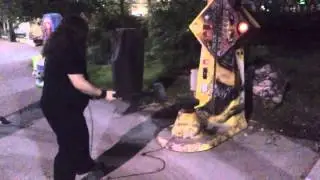 To sfyri tou katw kosmou ki o ametanohtos fighter