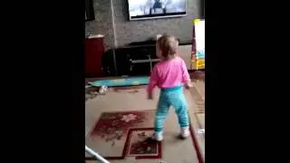Тверк от малышки)))