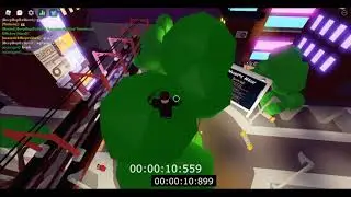 Speedrunning climbing the tree in Roblox Funky Friday