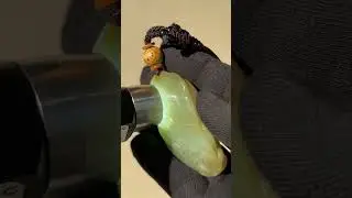 NZ-108. Амулет из нефрита ЖУ И ФА ЦХАЙ 如意发财