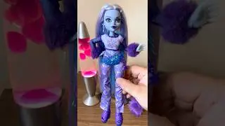 Abbey chegou congelando seu feed! 💜❄️💙 #AbbeyBominable #MonsterHigh