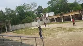 স্কুল ক্রিকেট খেলা