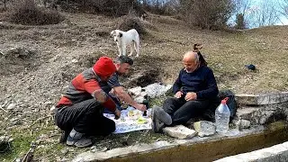 OLUK BAŞINDA  ÇİY KÖFTE ÇAY KÖYDE YAŞAM GÜNLÜK VLOG TÜRKİYE