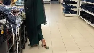 Candid vlogger another great teasing shoeplay | Original link is in the description