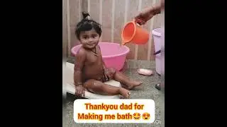 Unbelievable 😳😳 she never cry while taking bath with her Dad👨‍👧!! 