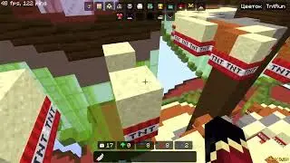 Играю в TntRun на сервере Cristalix