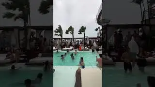 Когда пришёл в клуб и чувствуешь себя не в своей тарелке 🤪