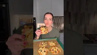 I lose weight eating these Easy Broccoli Food Processor Pizzette 