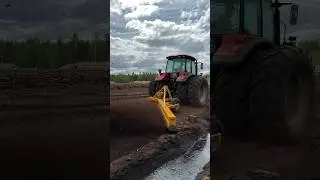 Торфяной дождь в исполнении МТЗ-2022 #трактор #мтз #ротоватор #мульчер #торф #профилировщик