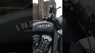 Indian Scout Bobber around Wales - Caernarfon Castle 🏴󠁧󠁢󠁷󠁬󠁳󠁿 #indianscoutbobber #bobber