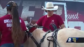 OU fans tailgating ahead of Sooners first football game of the season