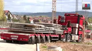 MERCEDES-BENZ Tieflader / Flat Bed Truck, Rückwärts m. Betonfertigteile, Germany, 2020.