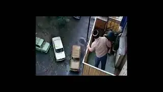 дед переиграл в ворлд оф тенкс , и кинул 25 килограммовую гирю в толпу