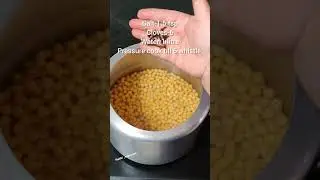 दिल्ली जैसे मटर कुलचा बनाएं घर पर/ Delhi Street style Matar kulcha recipe #recipeshorts #ytviral