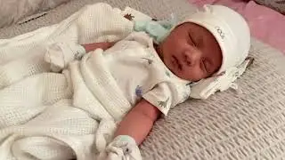 Min sleeping boy (1st month)