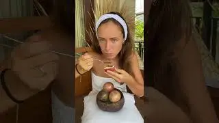 How to eat passion fruit in an unusual way 