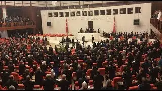 Milli Savunma Bakanımız Hulusi Akar dün gece mecliste konuşma yaptı. Onu hiç böyle görmediniz!
