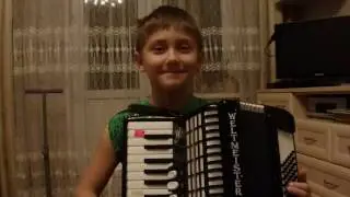 Маленькой ёлочке холодно зимой на аккордеоне