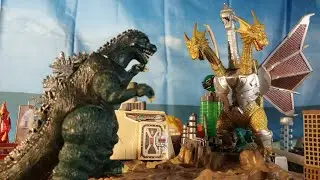 💥 GODZILLA VS MECHA KING GHIDORAH [MICRO TOY BATTLE]