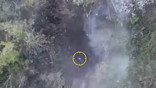 Un soldat russe (cosaque) démolit un drone avec un coup de tête et repart au combat (!!!!!!!!)