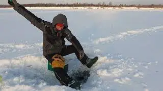 Ловля ПЛОТВЫ ЗИМОЙ. Зимняя рыбалка на мормышку. Еле-еле дошли до рыбы