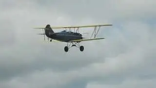 1929 Travel Air E-4000 Biplane flyby and landing near Wittman Regional Airport (KOSH)