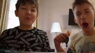 пробуем всякую фигню с моим другом🍣