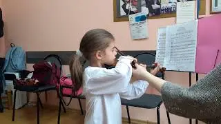 Гамма ре мажор, длительности и распределение смычка.